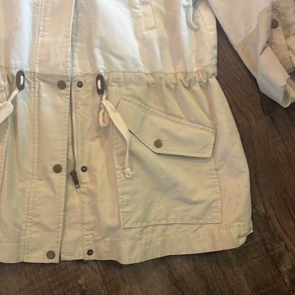 Loft Jacket - Picture 4 of 7